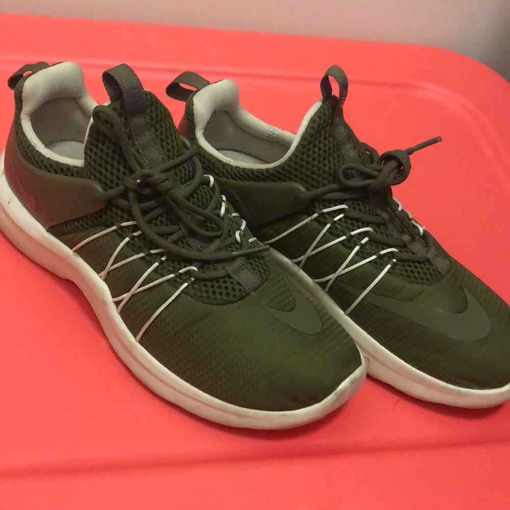 Women’s Olive Green Nikes ✨